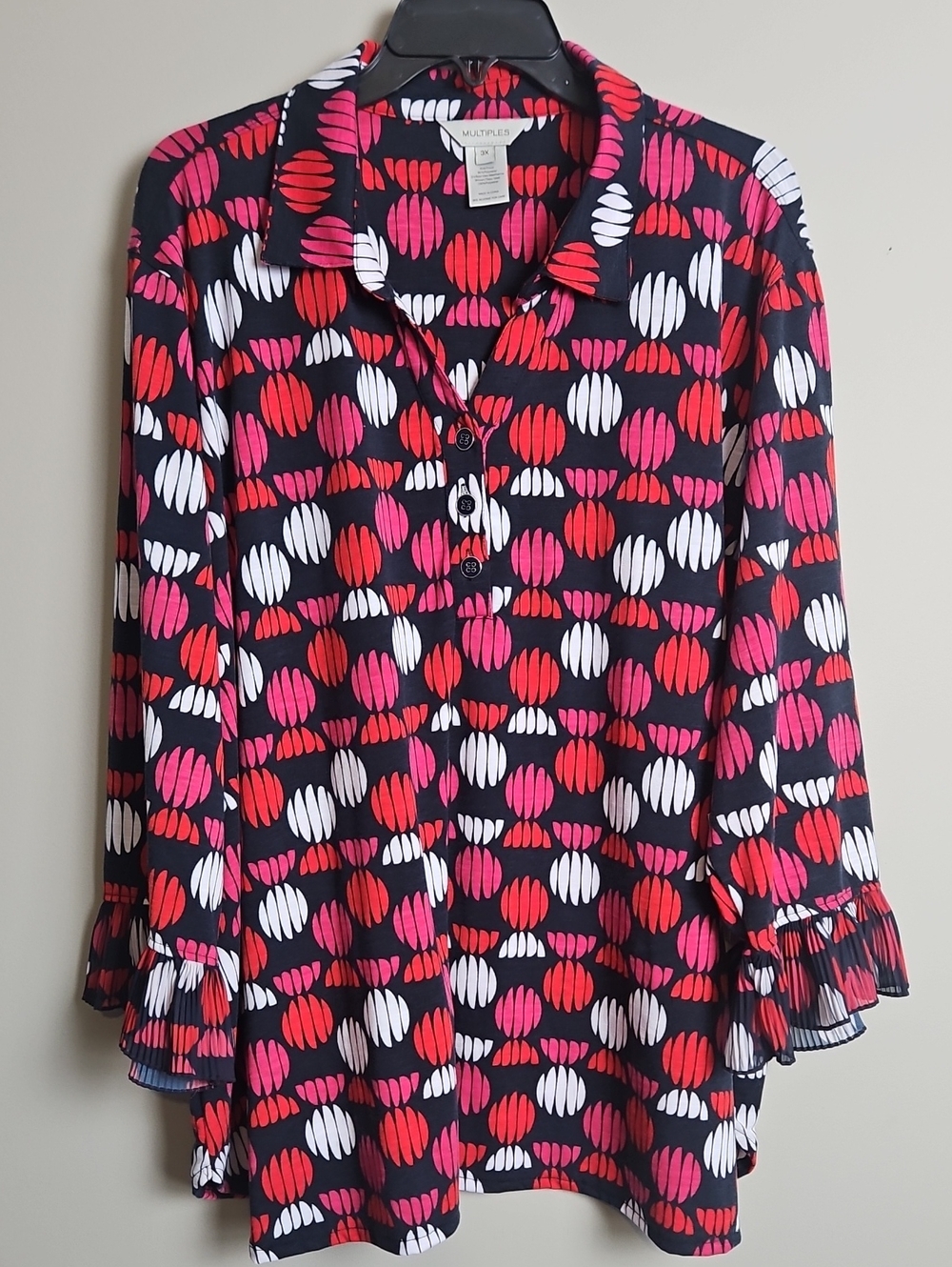 Multiples 3/4 Flounce Sleeve Collared V-neck Top: Navy/red/pink/white Dots: 3X
